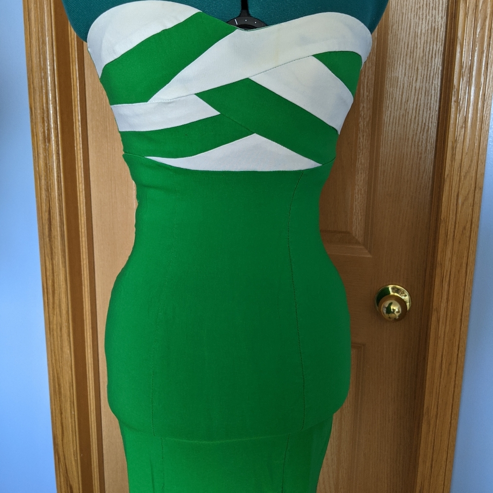 Green bodycon strapless dress